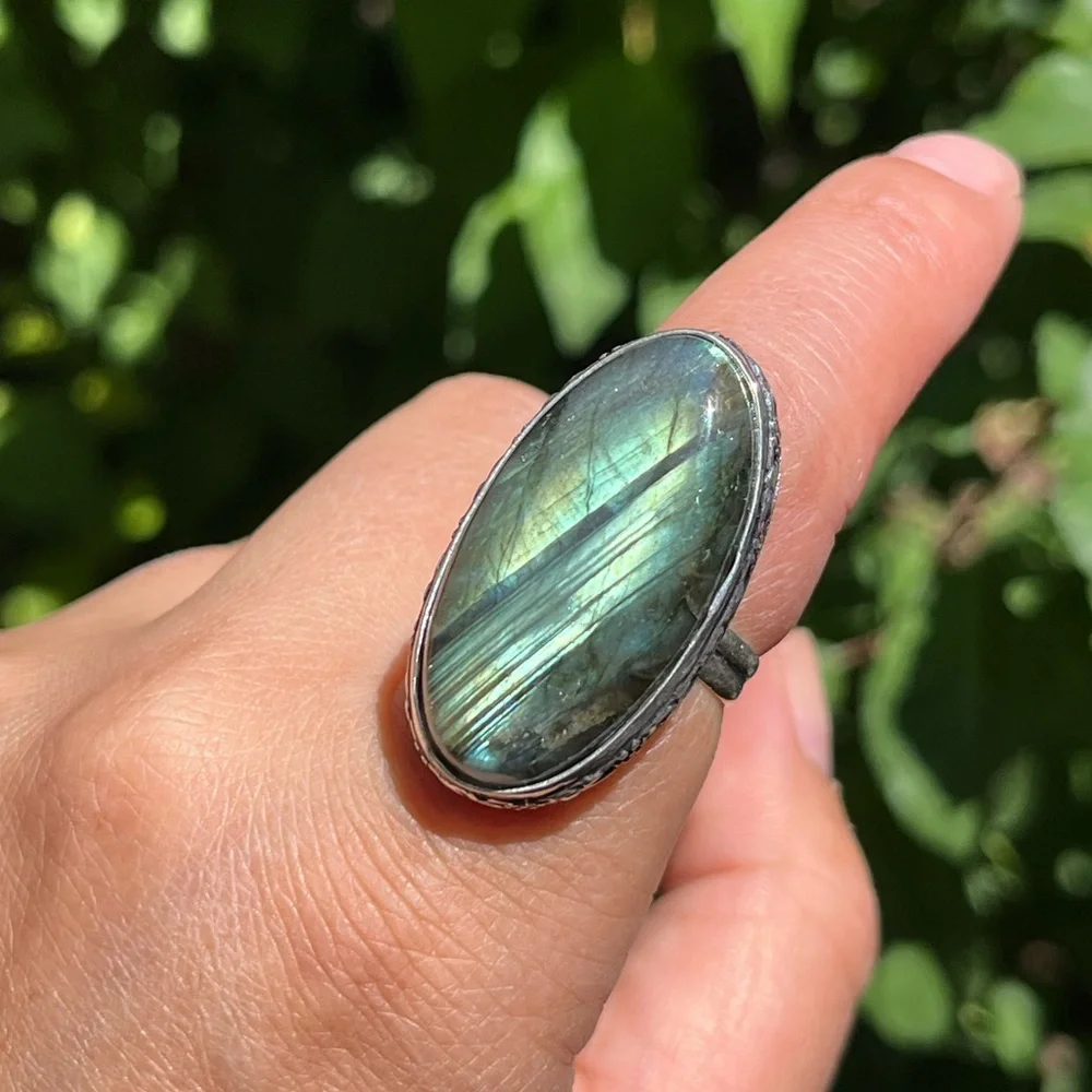 Size 8 925 silver‎ plated green flash labradorite ring